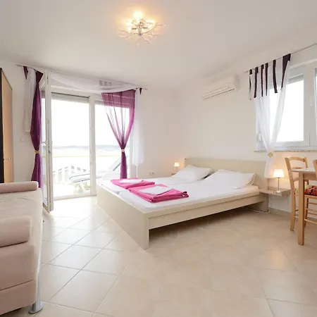 Apartment Seline 아파트